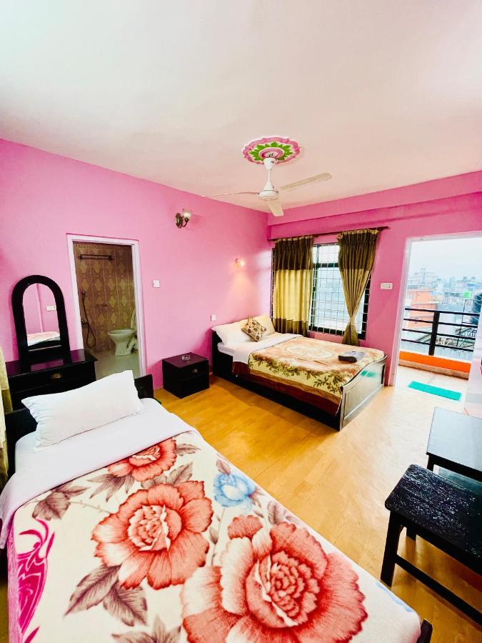 Hotel Santana Pokhara Eksteriør bilde