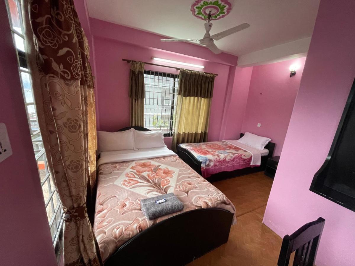Hotel Santana Pokhara Eksteriør bilde