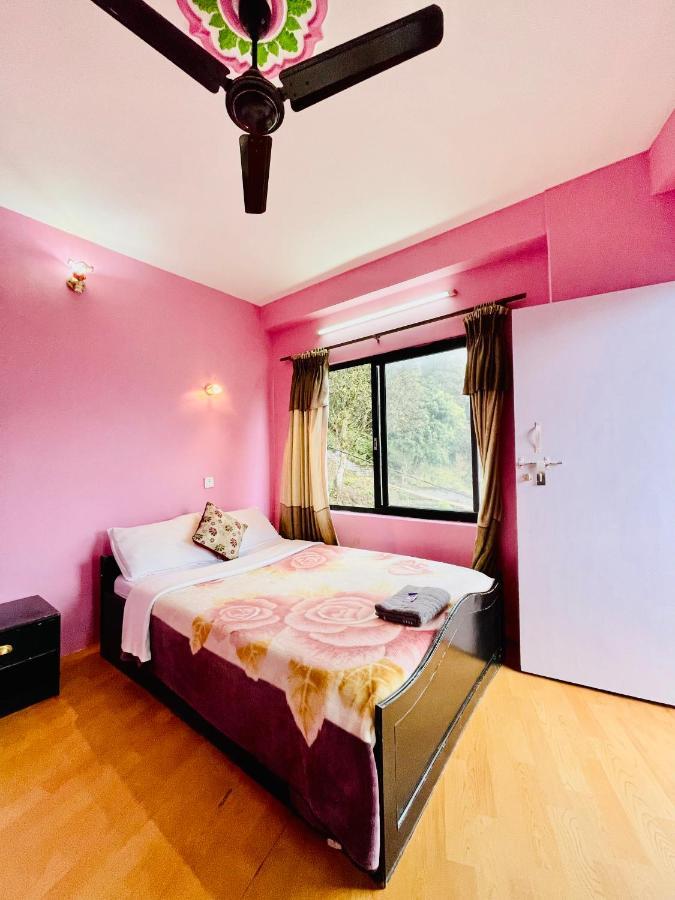 Hotel Santana Pokhara Eksteriør bilde