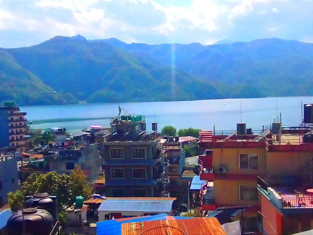 Hotel Santana Pokhara Eksteriør bilde