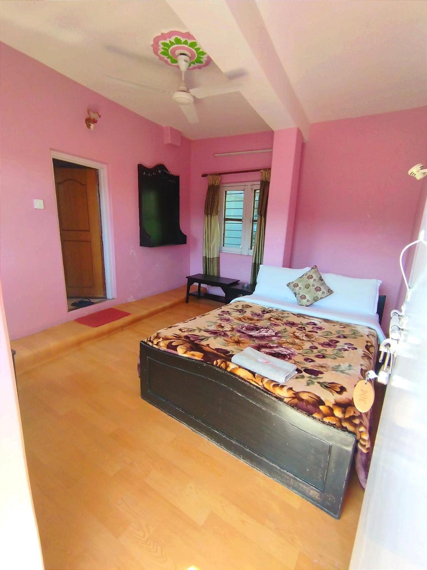 Hotel Santana Pokhara Eksteriør bilde