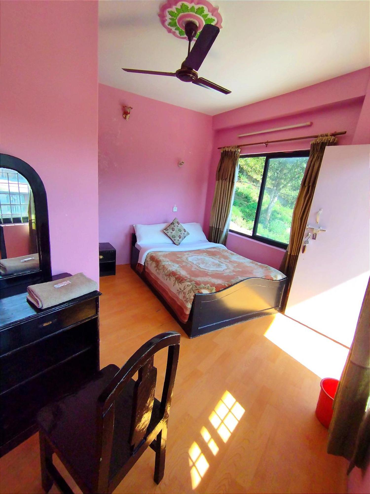 Hotel Santana Pokhara Eksteriør bilde