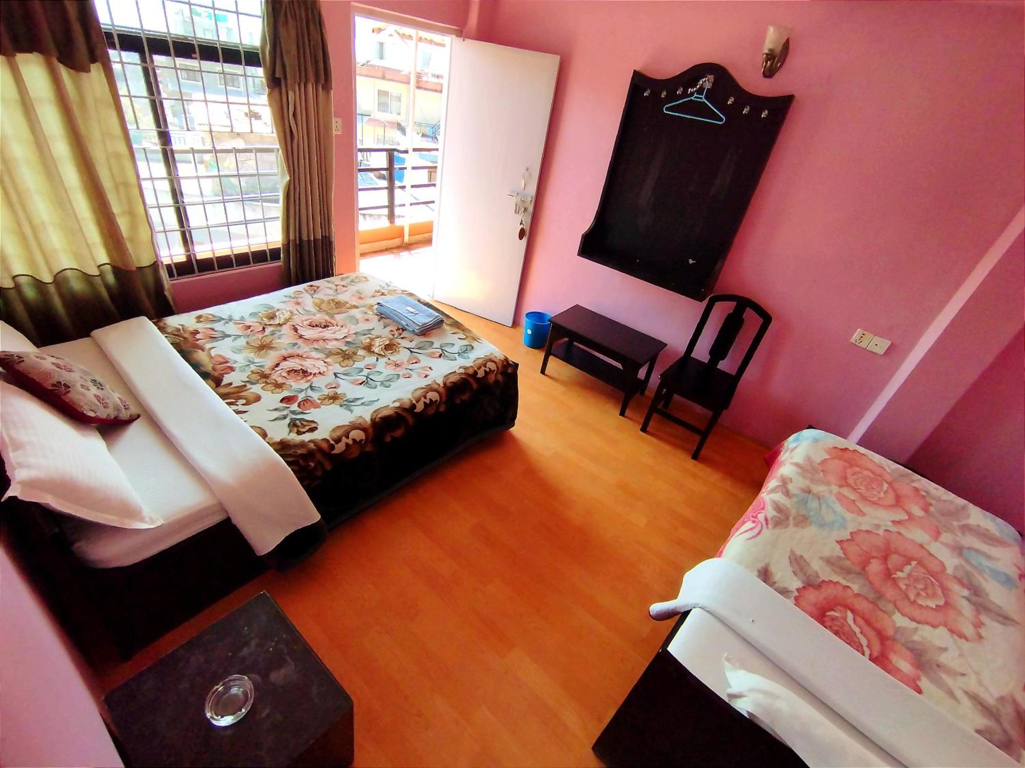 Hotel Santana Pokhara Rom bilde