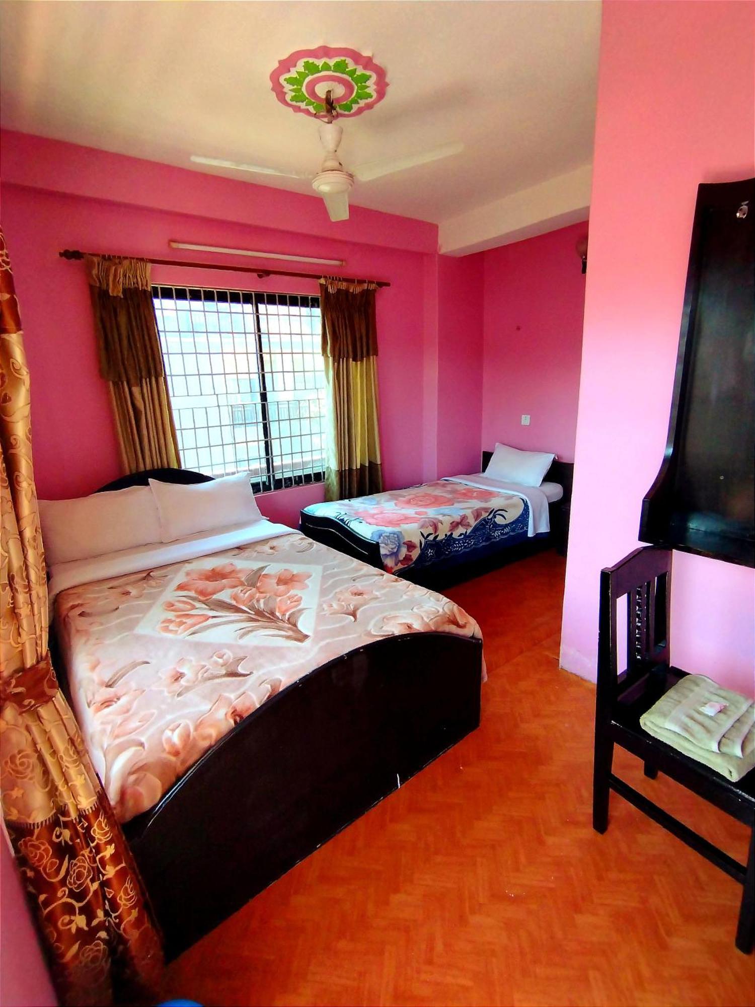 Hotel Santana Pokhara Rom bilde