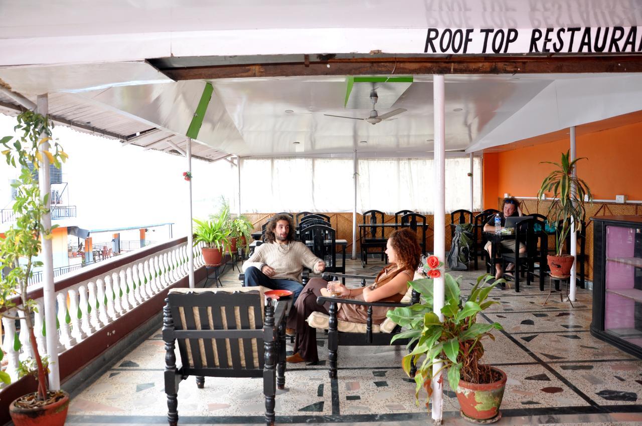 Hotel Santana Pokhara Eksteriør bilde