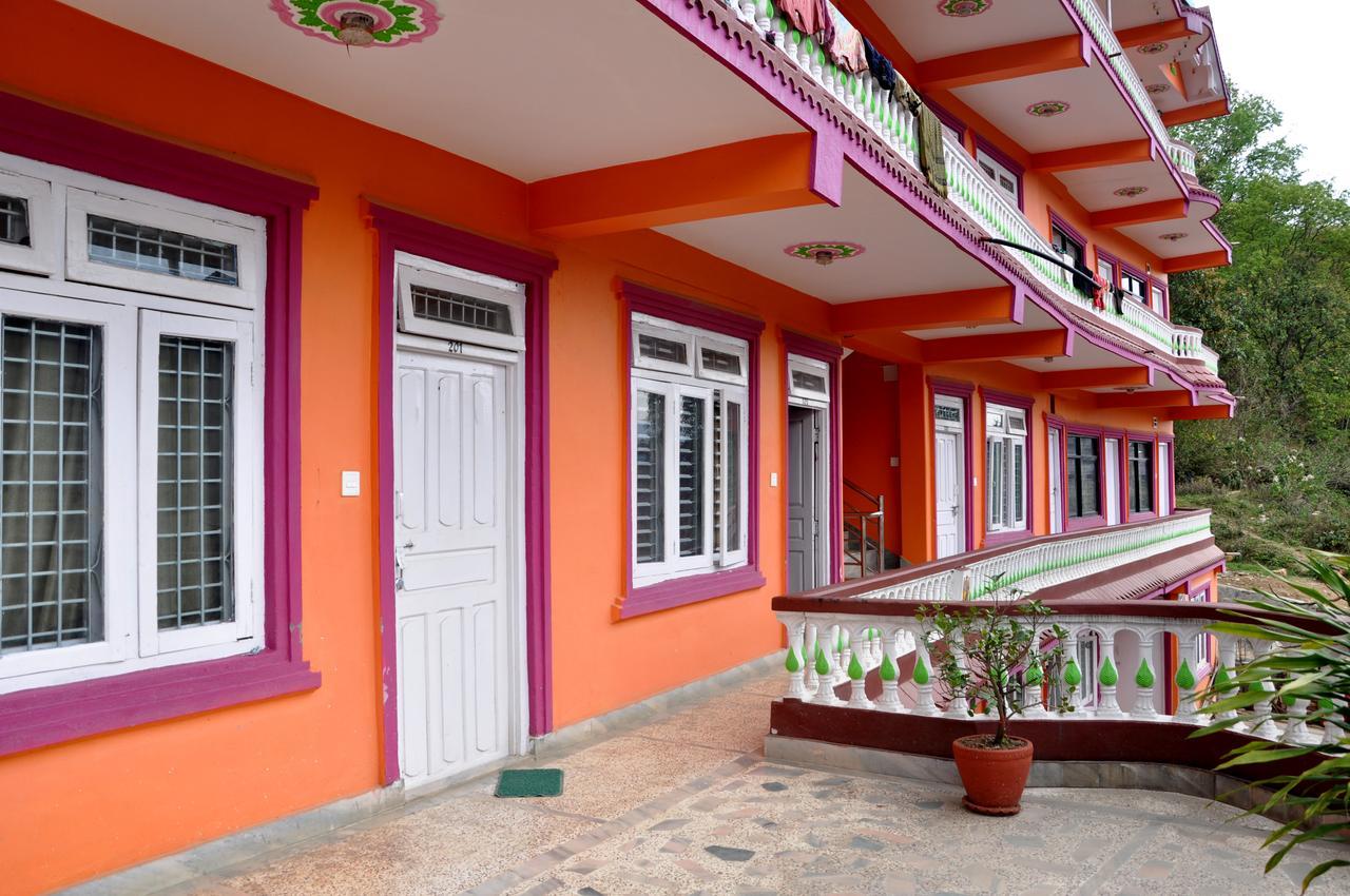 Hotel Santana Pokhara Eksteriør bilde