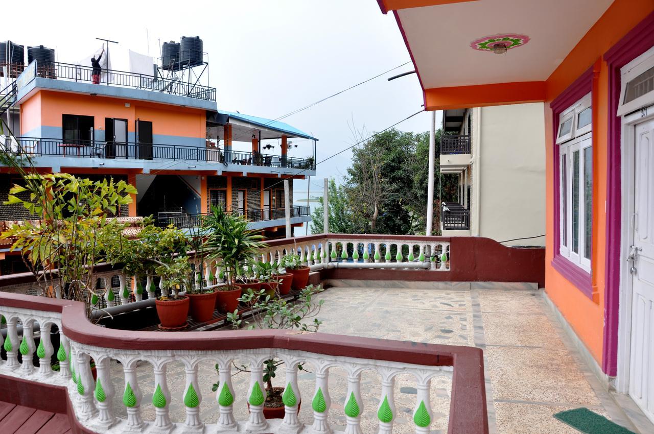 Hotel Santana Pokhara Eksteriør bilde