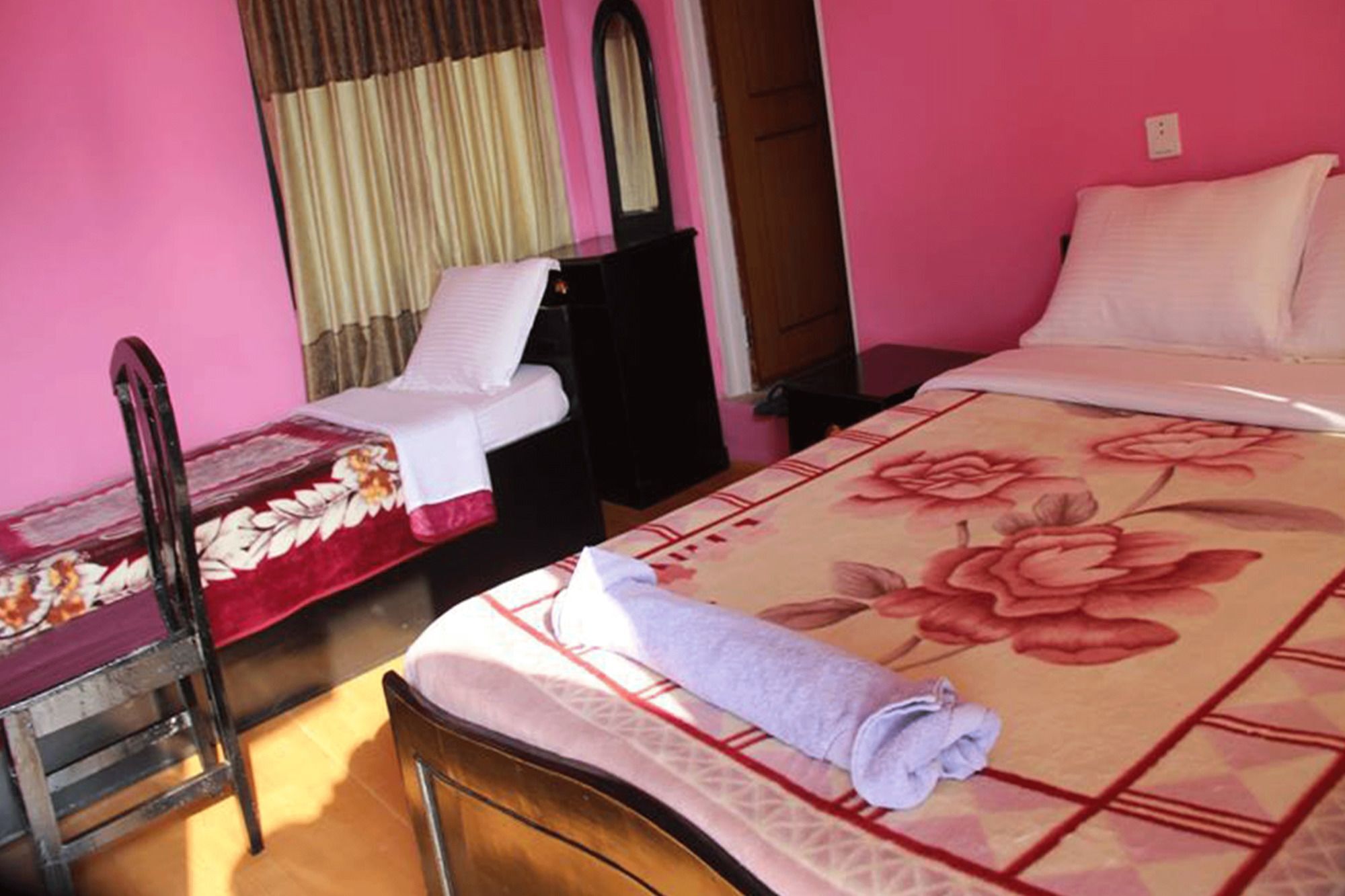 Hotel Santana Pokhara Eksteriør bilde