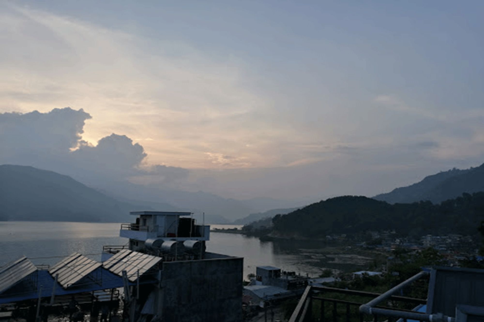 Hotel Santana Pokhara Eksteriør bilde
