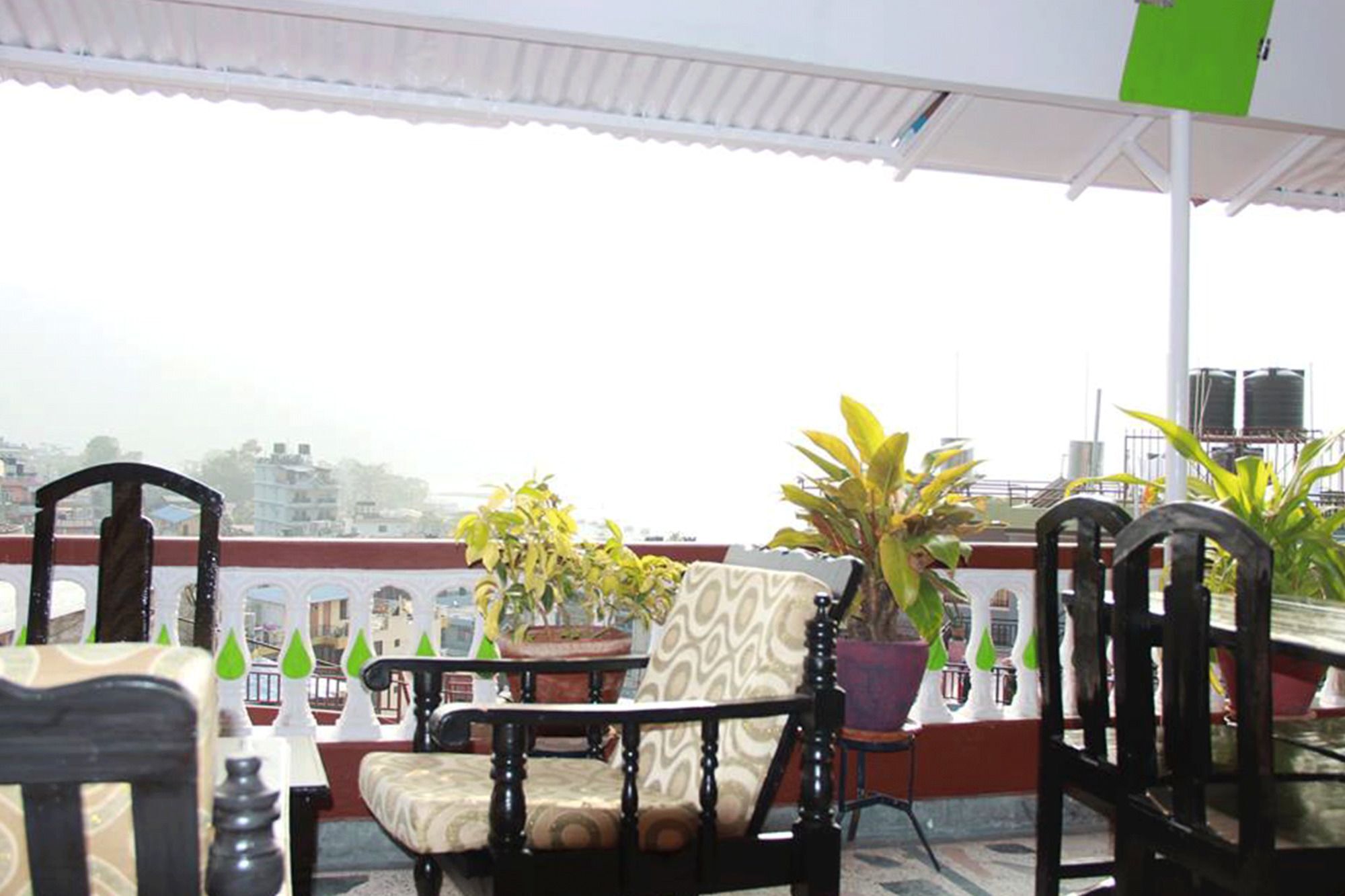 Hotel Santana Pokhara Eksteriør bilde