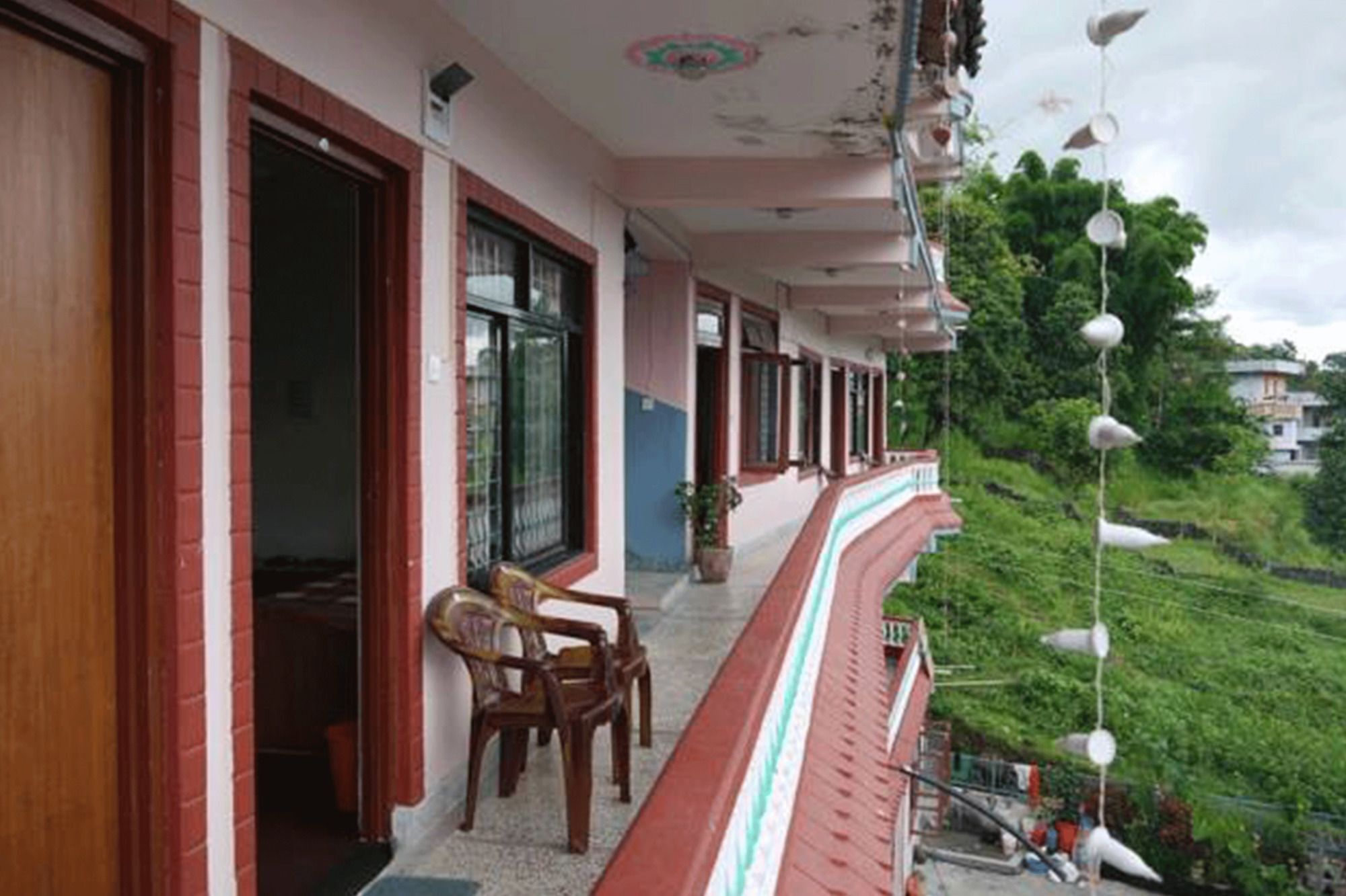 Hotel Santana Pokhara Eksteriør bilde
