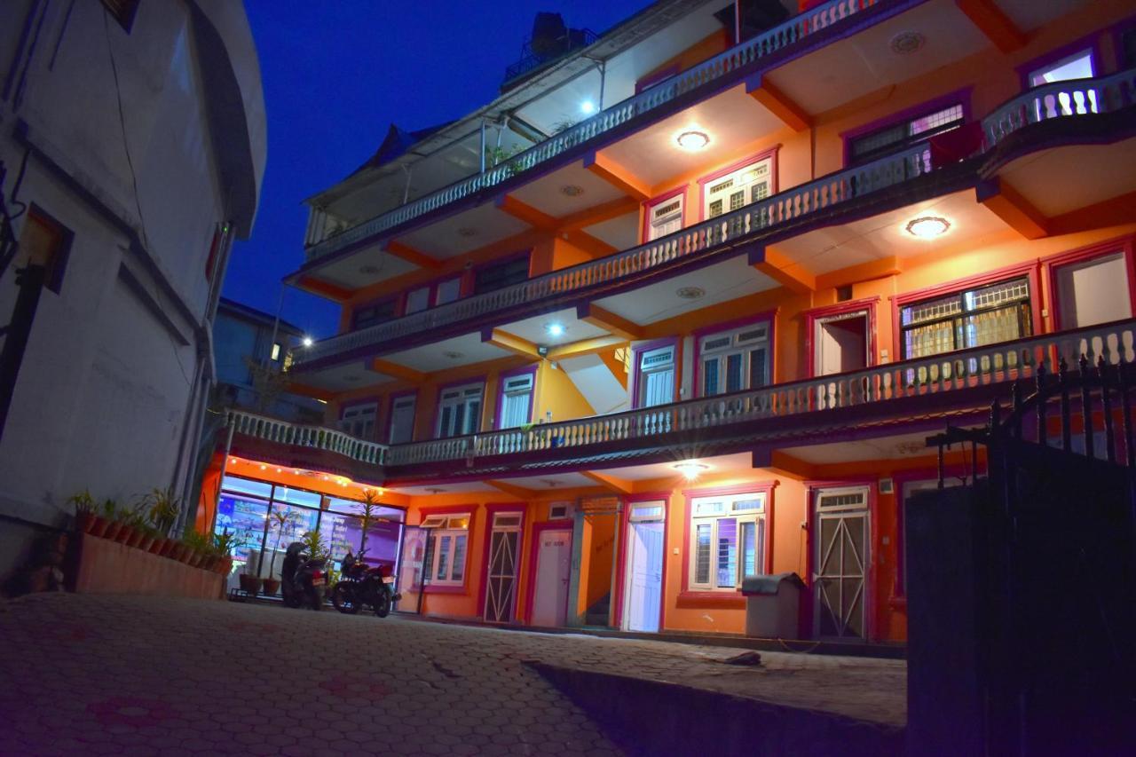 Hotel Santana Pokhara Eksteriør bilde