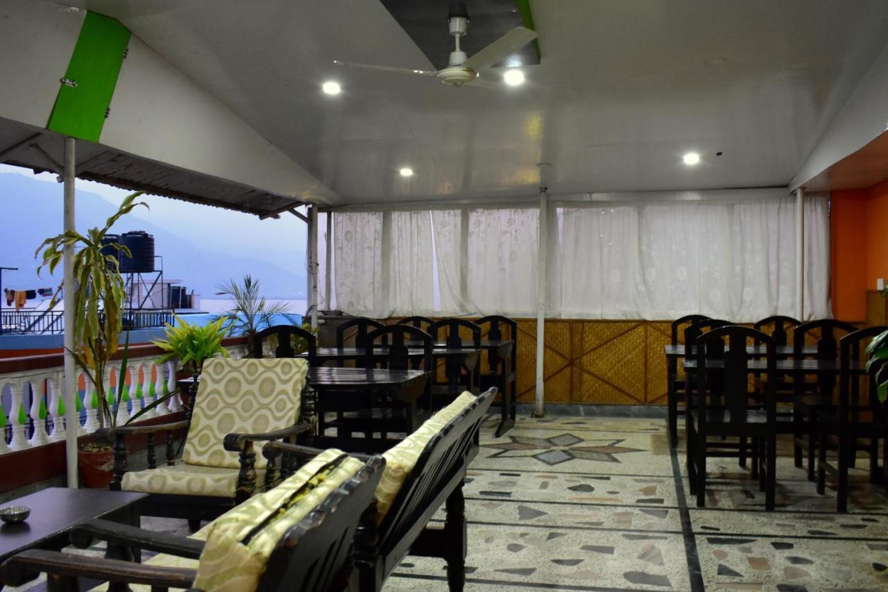 Hotel Santana Pokhara Eksteriør bilde